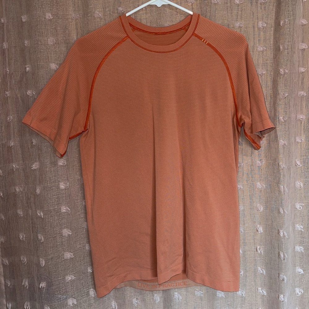 Mens Lululemon tee